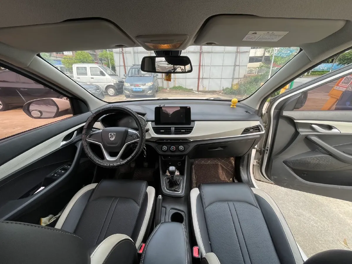 2019 BaoJun 360 1.5L 105HP L4 6MT,autocango,china used car exporter,china ev exporter,chinese used car exporter,chinese used ev exporter