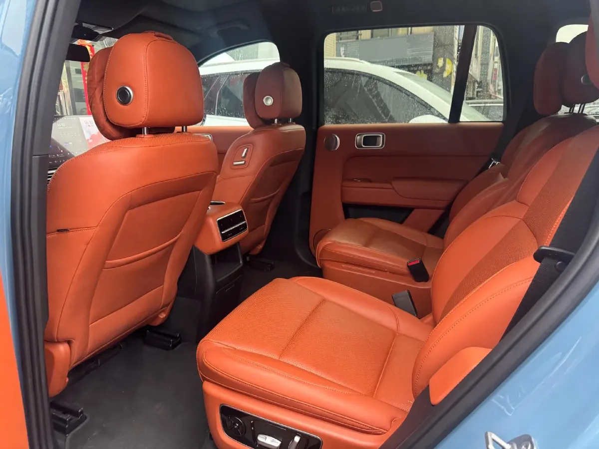 2023 Li L8 Range Extended 154HP REEV 40.9KWH,autocango,china used car exporter,china ev exporter,chinese used car exporter,chinese used ev exporter