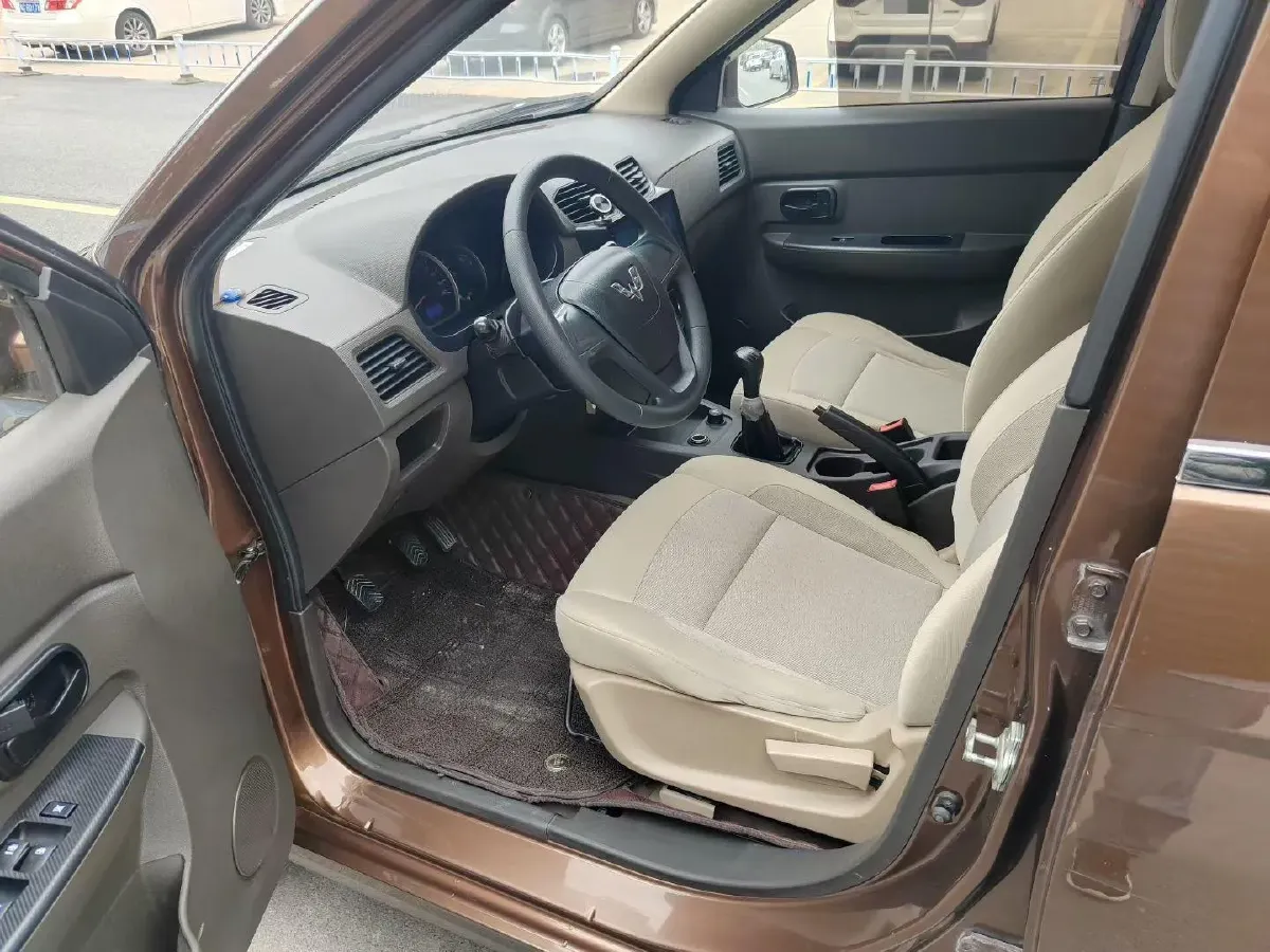2016 WuLing HongGuang 1.5L 112HP L4 5MT,autocango,china used car exporter,china ev exporter,chinese used car exporter,chinese used ev exporter