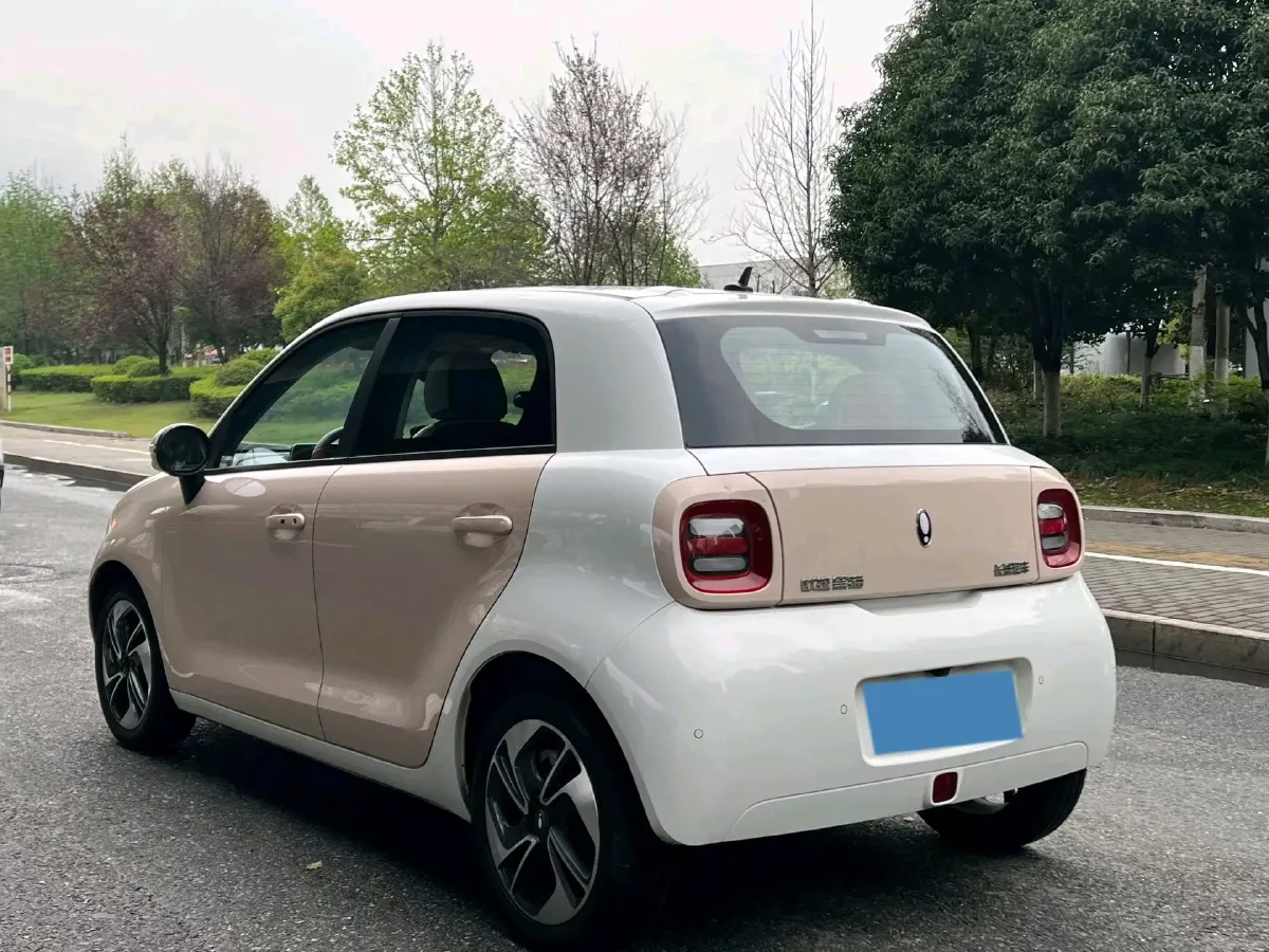 2022 DongFeng Fengon Fengon 500 1.5T 150HP L4 CVT,autocango,china used car exporter,china ev exporter,chinese used car exporter,chinese used ev exporter