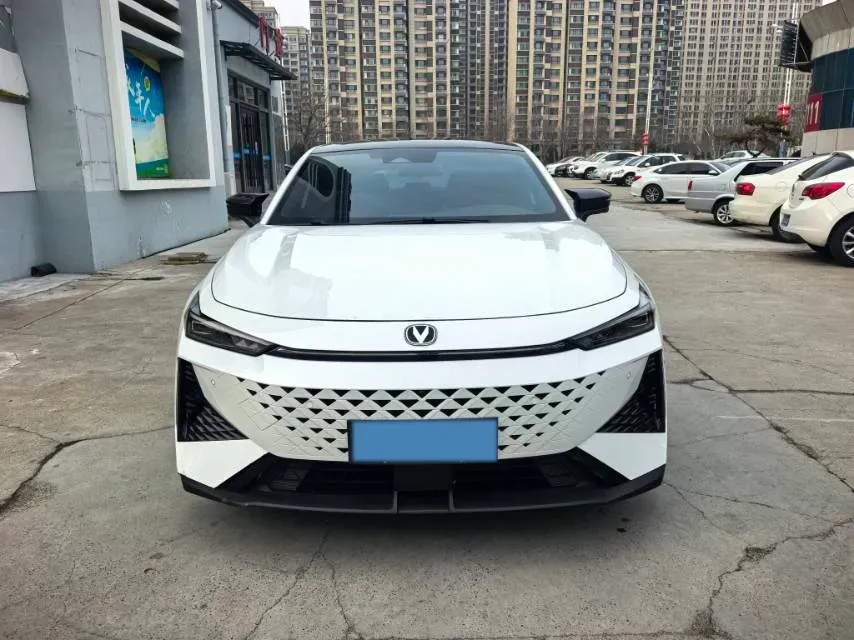 2024 ChangAn UNI-V 1.5T 188HP L4 7DCT,autocango,china used car exporter,china ev exporter,chinese used car exporter,chinese used ev exporter