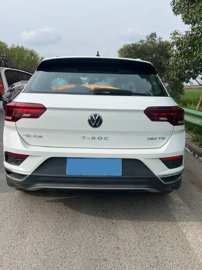 2021 Volkswagen T-Roc 1.4T 150HP L4 7DCT,autocango,china used car exporter,china ev exporter,chinese used car exporter,chinese used ev exporter