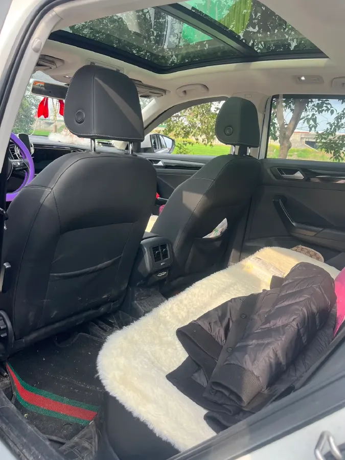 2021 Volkswagen T-Roc 1.4T 150HP L4 7DCT,autocango,china used car exporter,china ev exporter,chinese used car exporter,chinese used ev exporter