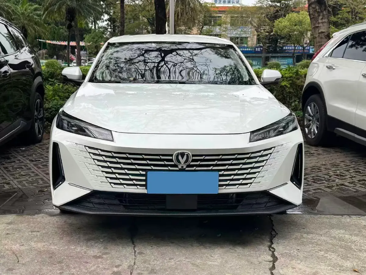 2023 ChangAn Oshan Z6 1.5T 188HP L4 7DCT,autocango,china used car exporter,china ev exporter,chinese used car exporter,chinese used ev exporter