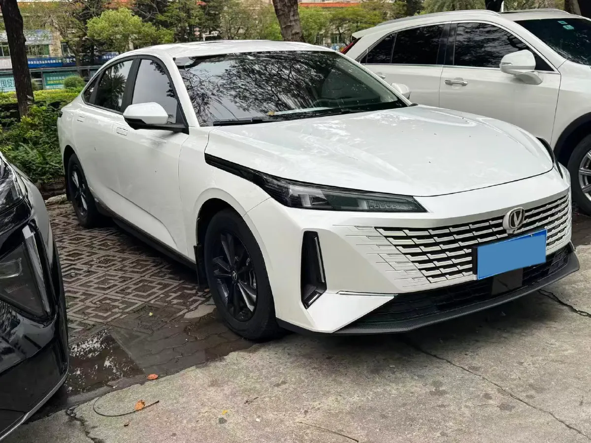 2023 ChangAn Oshan Z6 1.5T 188HP L4 7DCT,autocango,china used car exporter,china ev exporter,chinese used car exporter,chinese used ev exporter