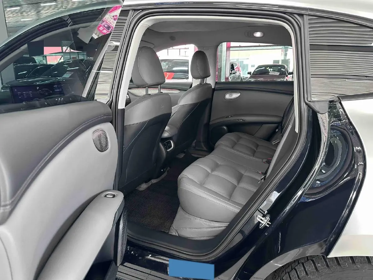 2025 IM LS6 BEV 83KWH,autocango,china used car exporter,china ev exporter,chinese used car exporter,chinese used ev exporter