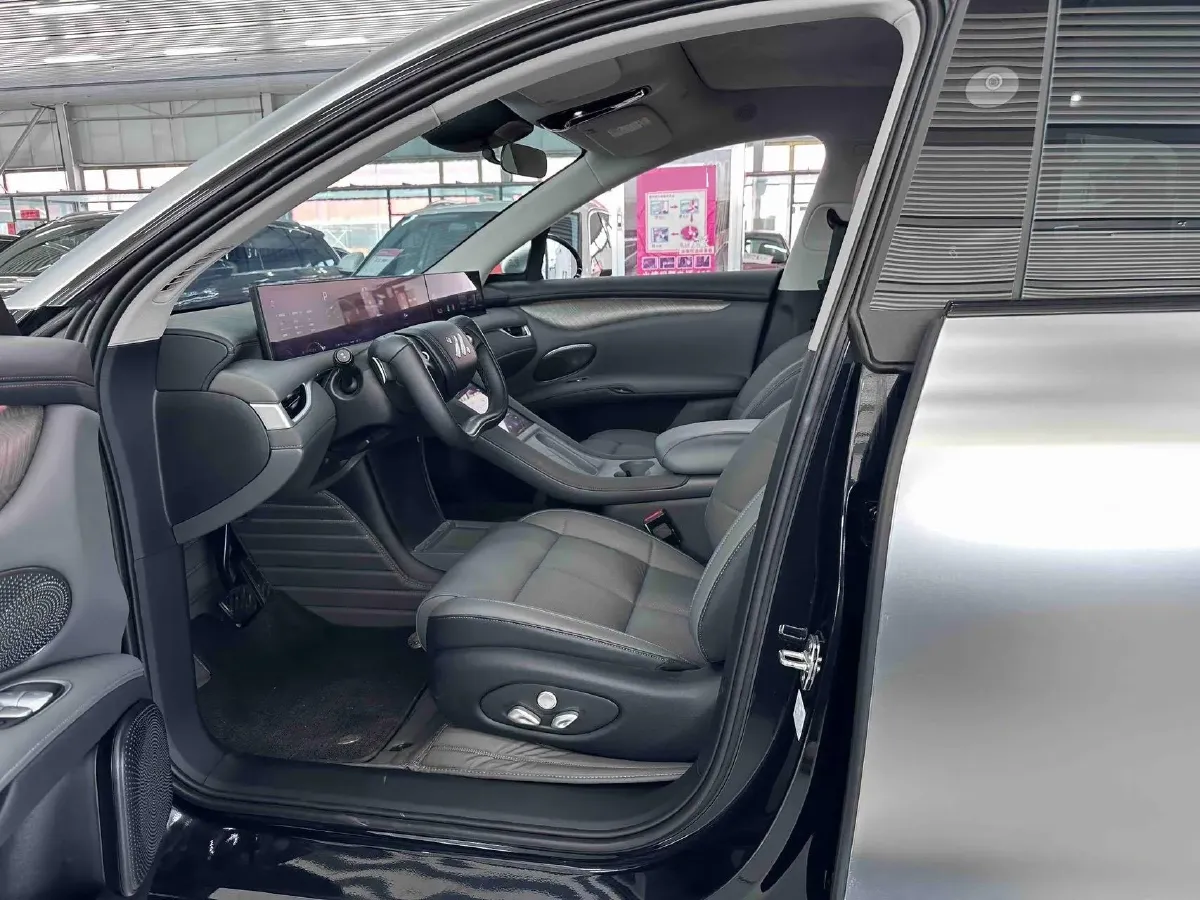 2025 IM LS6 BEV 83KWH,autocango,china used car exporter,china ev exporter,chinese used car exporter,chinese used ev exporter