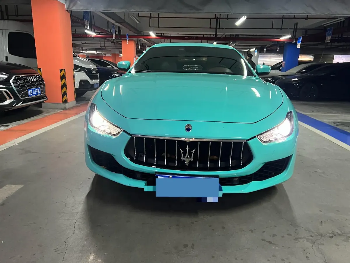 2021 Maserati Ghibli 2.0T 330HP L4 8AT,autocango,china used car exporter,china ev exporter,chinese used car exporter,chinese used ev exporter