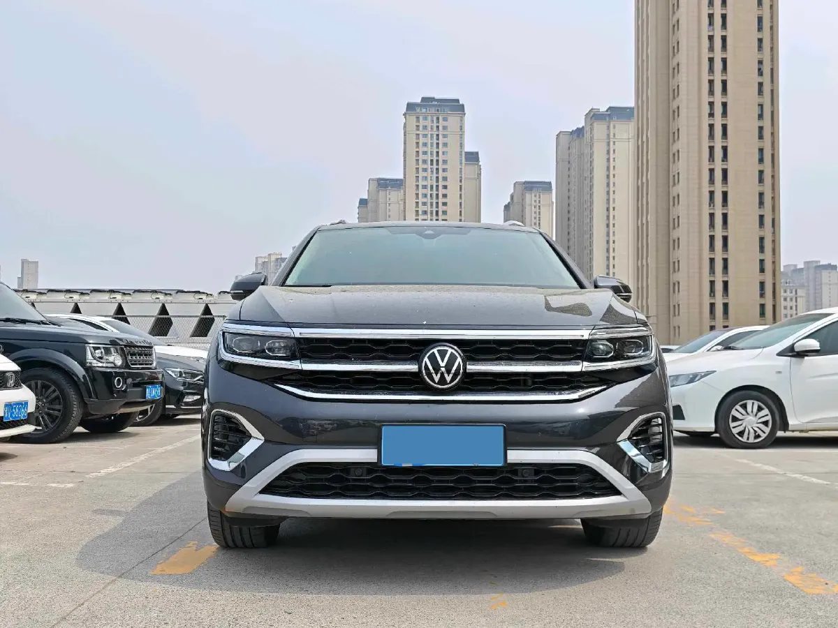 2023 Volkswagen Talagon 2.5T 299HP V6 7DCT,autocango,china used car exporter,china ev exporter,chinese used car exporter,chinese used ev exporter