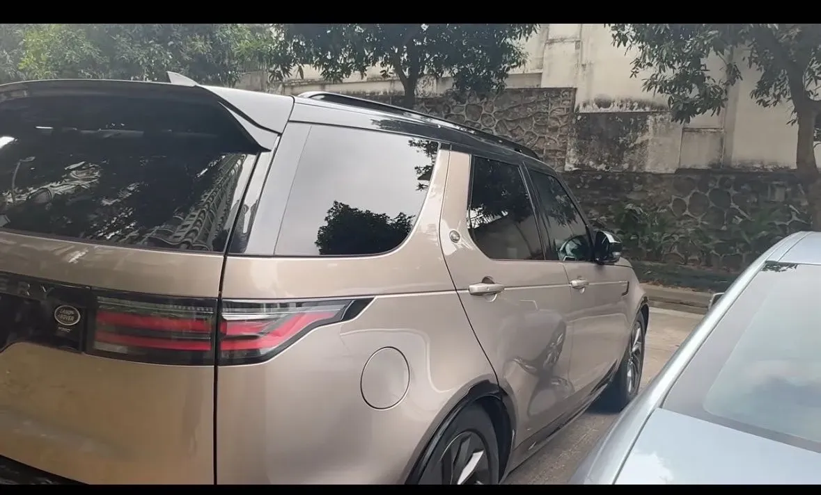 2023 Land Rover Discovery 3.0T 360HP L6 8AT,autocango,china used car exporter,china ev exporter,chinese used car exporter,chinese used ev exporter