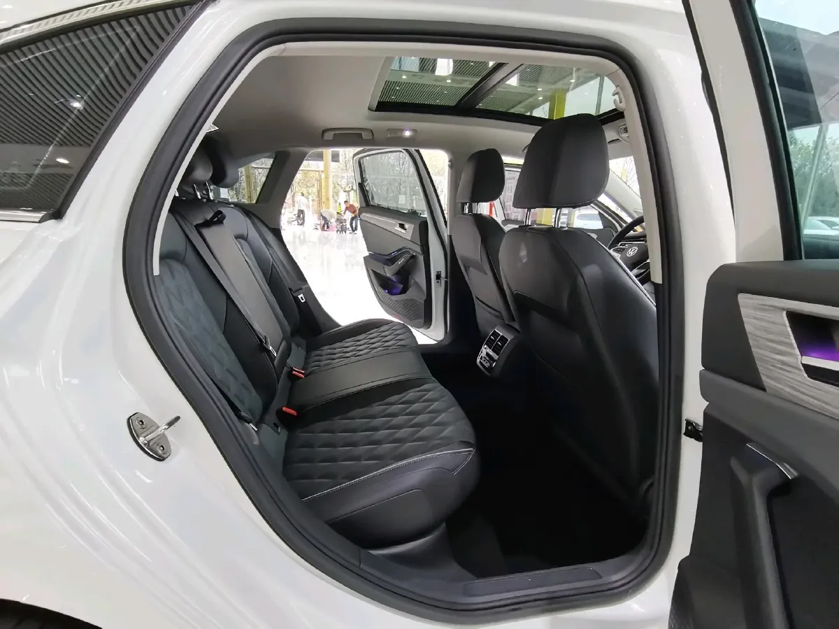 2023 Volkswagen Sagitar 1.4T 150HP L4 7DCT,autocango,china used car exporter,china ev exporter,chinese used car exporter,chinese used ev exporter