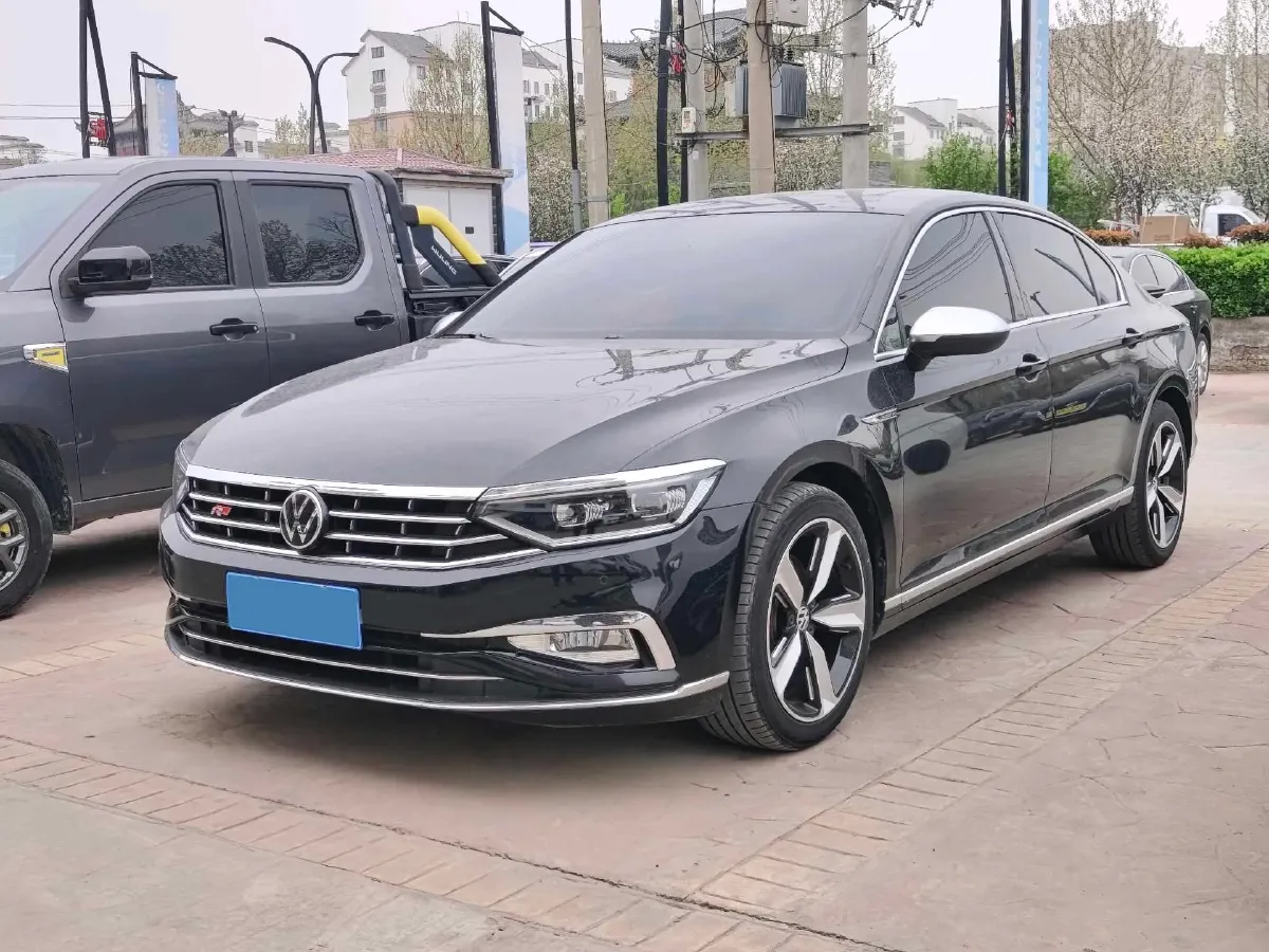 2020 Volkswagen Magotan 2.0T 186HP L4 7DCT,autocango,china used car exporter,china ev exporter,chinese used car exporter,chinese used ev exporter