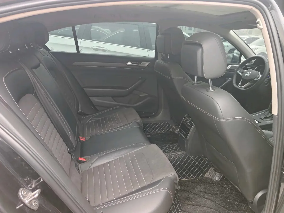 2020 Volkswagen Magotan 2.0T 186HP L4 7DCT,autocango,china used car exporter,china ev exporter,chinese used car exporter,chinese used ev exporter