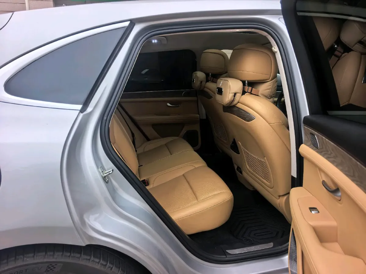 2022 Infiniti Q50L 2.0T 211HP L4 7AT,autocango,china used car exporter,china ev exporter,chinese used car exporter,chinese used ev exporter