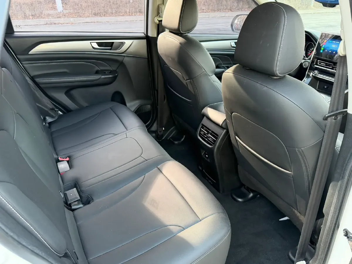 2021 Haval M6 1.5T 150HP L4 7DCT,autocango,china used car exporter,china ev exporter,chinese used car exporter,chinese used ev exporter