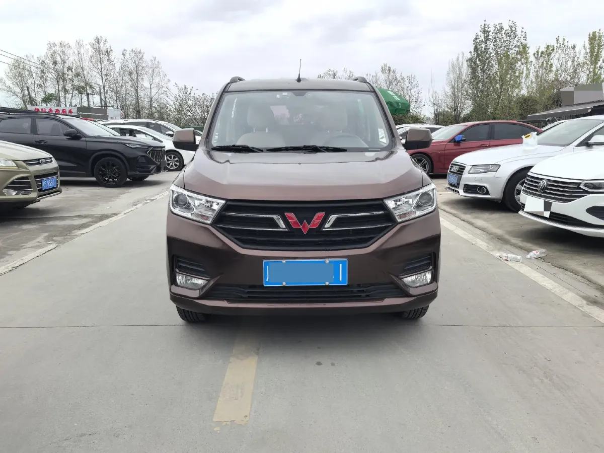 2019 WuLing HongGuang 1.5L 99HP L4 6MT,autocango,china used car exporter,china ev exporter,chinese used car exporter,chinese used ev exporter