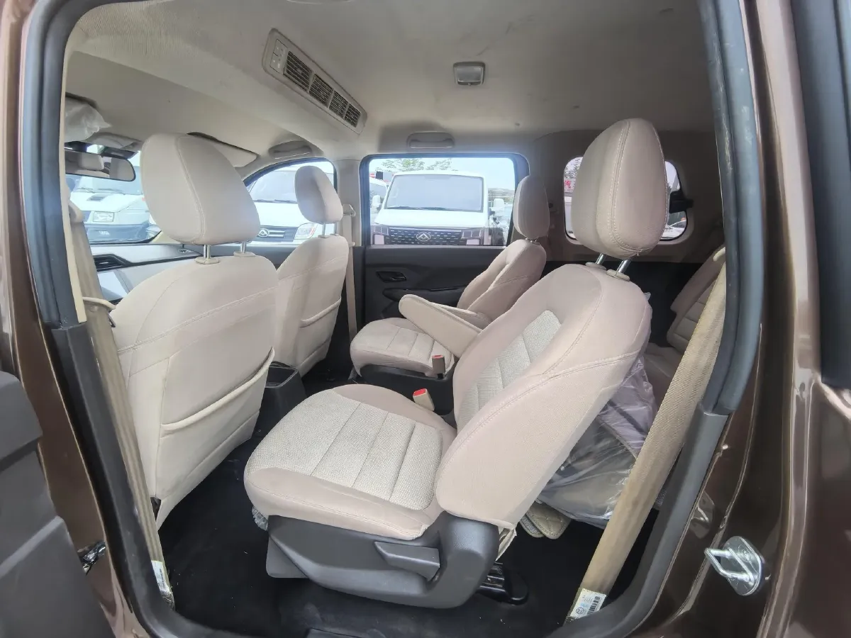 2019 WuLing HongGuang 1.5L 99HP L4 6MT,autocango,china used car exporter,china ev exporter,chinese used car exporter,chinese used ev exporter