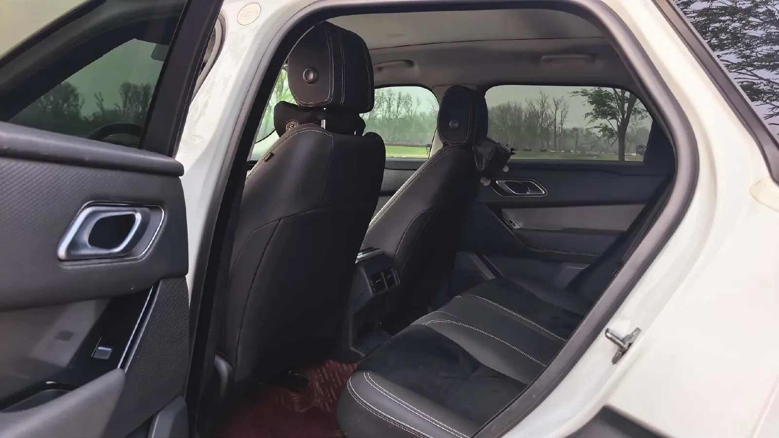 2020 Land Rover Range Rover Velar 2.0T 250HP L4 8AT,autocango,china used car exporter,china ev exporter,chinese used car exporter,chinese used ev exporter