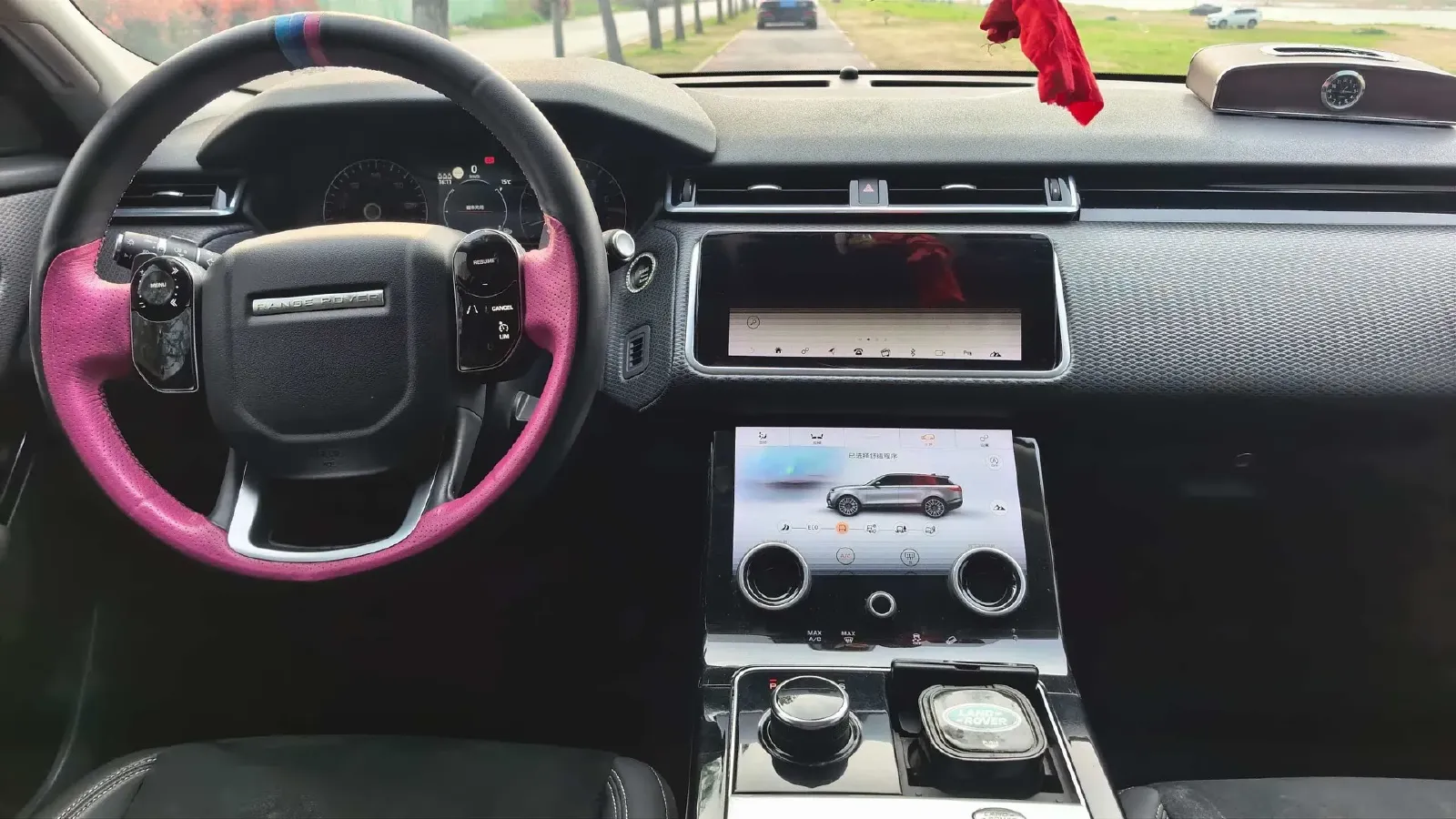 2020 Land Rover Range Rover Velar 2.0T 250HP L4 8AT,autocango,china used car exporter,china ev exporter,chinese used car exporter,chinese used ev exporter