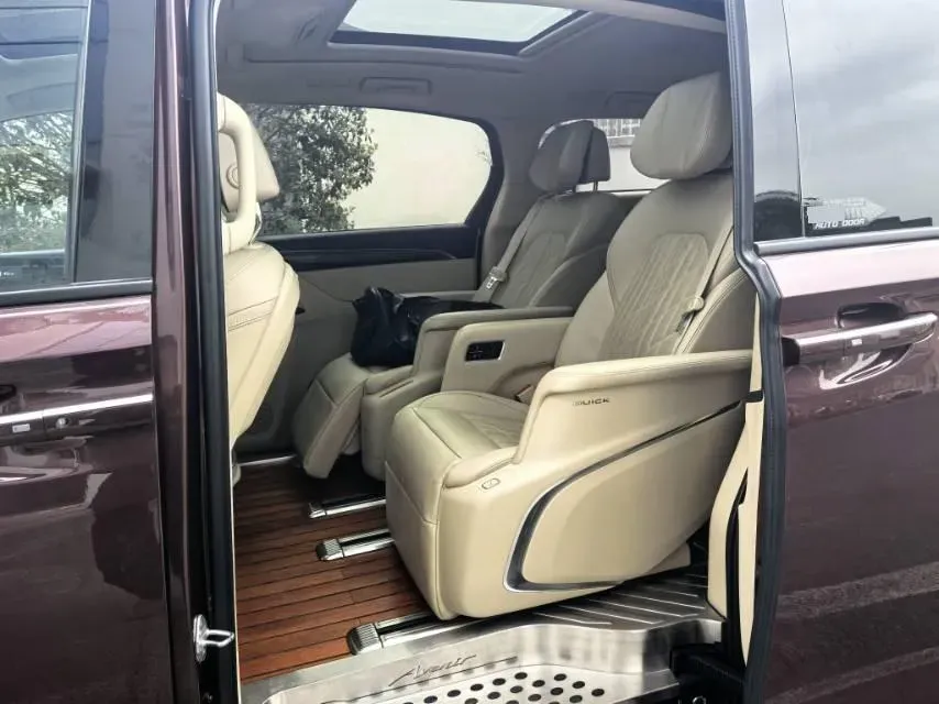 2022 Buick GL8 2.0T 237HP L4 9AT,autocango,china used car exporter,china ev exporter,chinese used car exporter,chinese used ev exporter