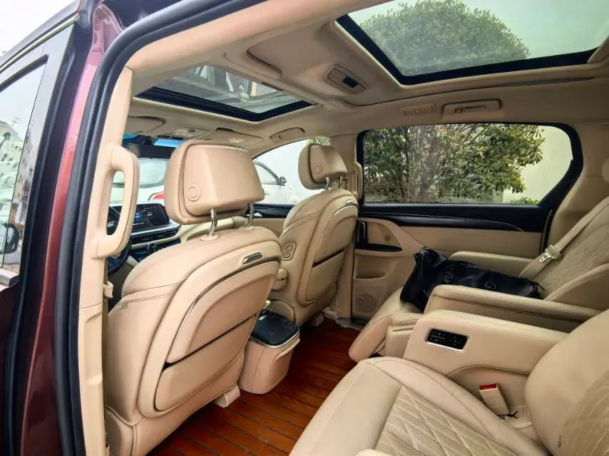 2022 Buick GL8 2.0T 237HP L4 9AT,autocango,china used car exporter,china ev exporter,chinese used car exporter,chinese used ev exporter