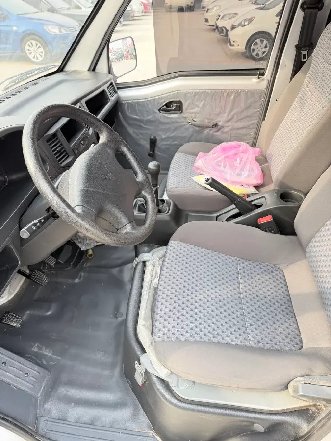 2023 WuLing ZhiGuang 1.5L 102HP L4 5MT,autocango,china used car exporter,china ev exporter,chinese used car exporter,chinese used ev exporter