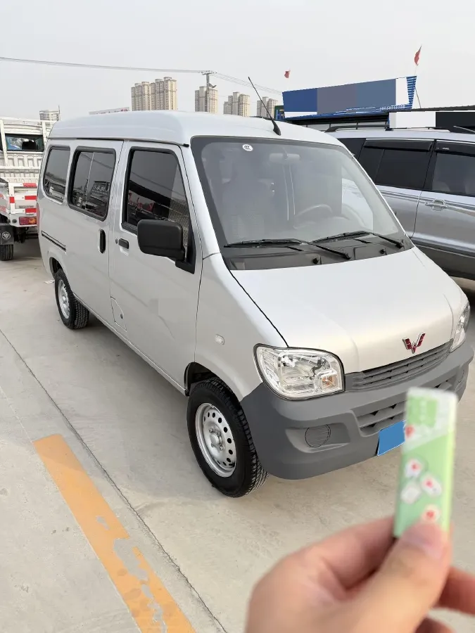 2023 WuLing ZhiGuang 1.5L 102HP L4 5MT,autocango,china used car exporter,china ev exporter,chinese used car exporter,chinese used ev exporter