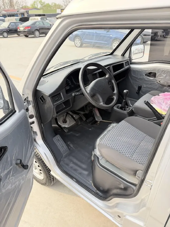 2023 WuLing ZhiGuang 1.5L 102HP L4 5MT,autocango,china used car exporter,china ev exporter,chinese used car exporter,chinese used ev exporter