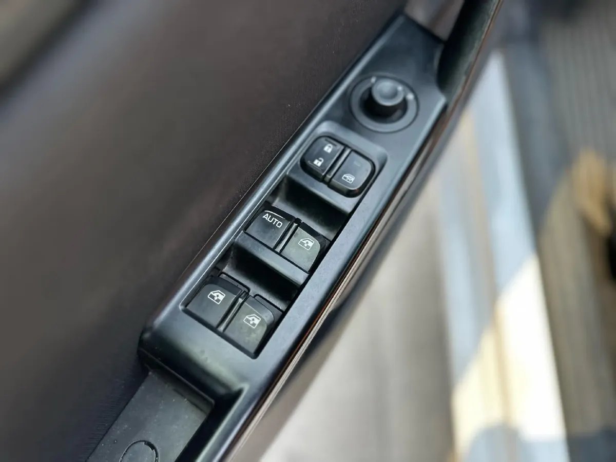 2016 BaoJun 310 1.2L 82HP L4 5MT,autocango,china used car exporter,china ev exporter,chinese used car exporter,chinese used ev exporter