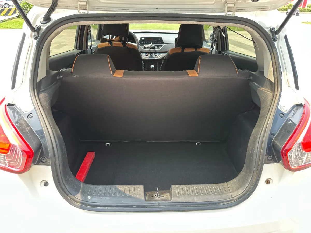 2016 BaoJun 310 1.2L 82HP L4 5MT,autocango,china used car exporter,china ev exporter,chinese used car exporter,chinese used ev exporter