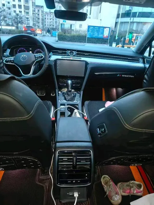 2025 Volkswagen Magotan 2.0T 186HP L4 7DCT,autocango,china used car exporter,china ev exporter,chinese used car exporter,chinese used ev exporter