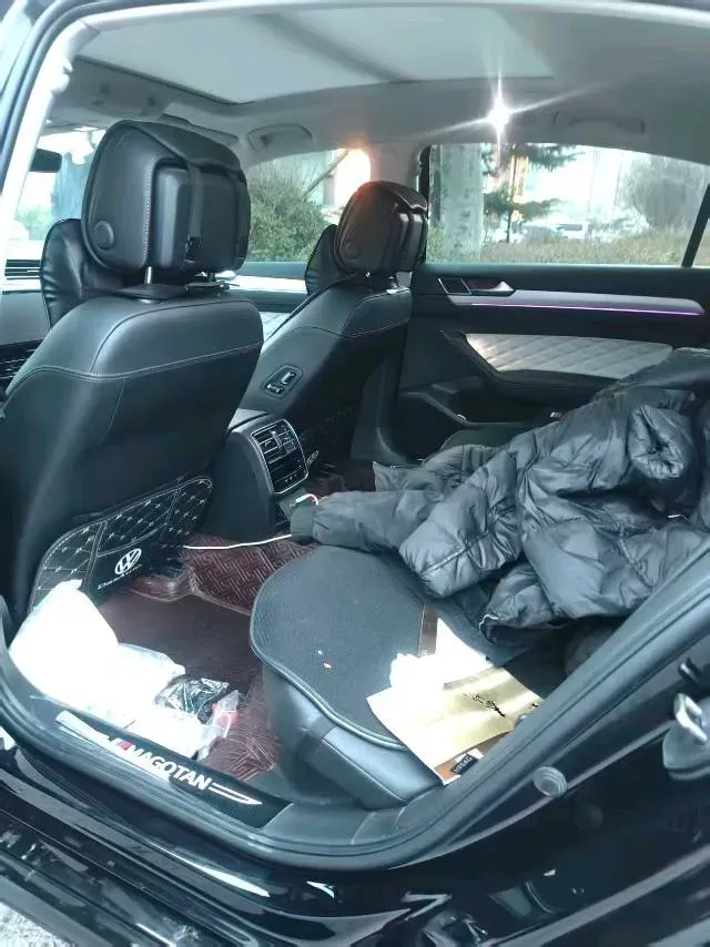 2025 Volkswagen Magotan 2.0T 186HP L4 7DCT,autocango,china used car exporter,china ev exporter,chinese used car exporter,chinese used ev exporter