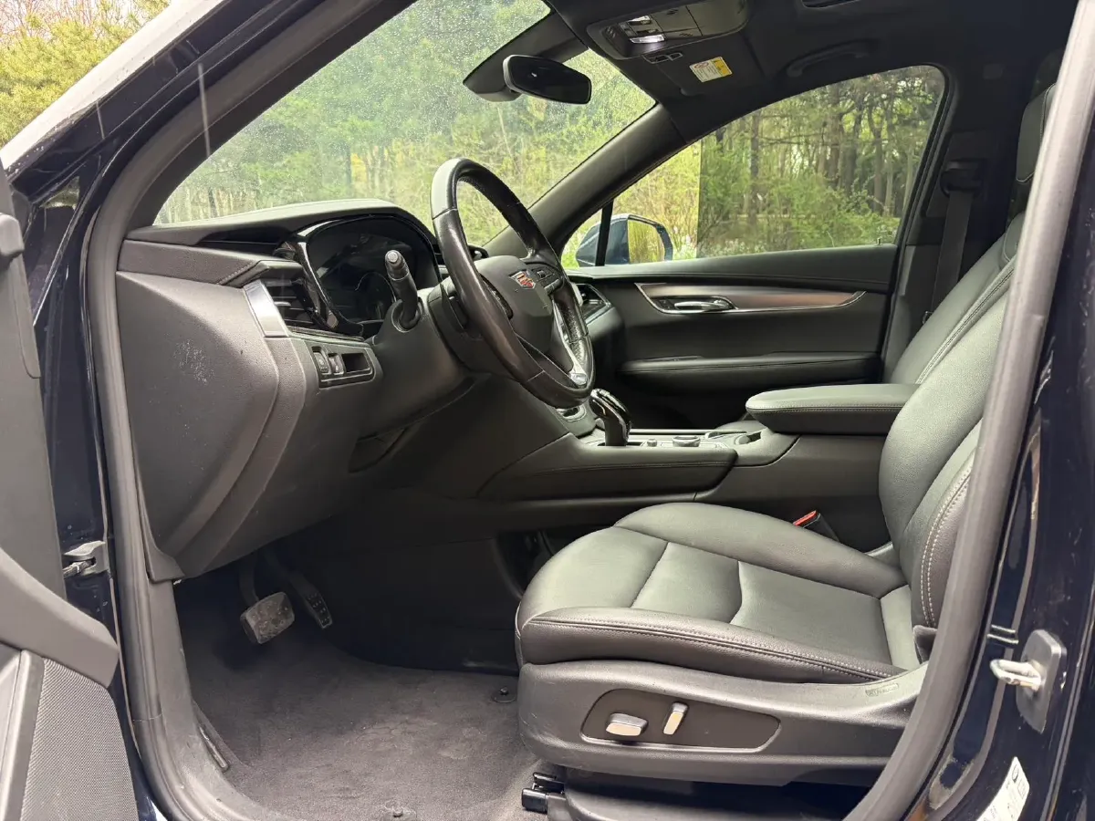 2021 Cadillac XT6 2.0T 237HP L4 9AT,autocango,china used car exporter,china ev exporter,chinese used car exporter,chinese used ev exporter