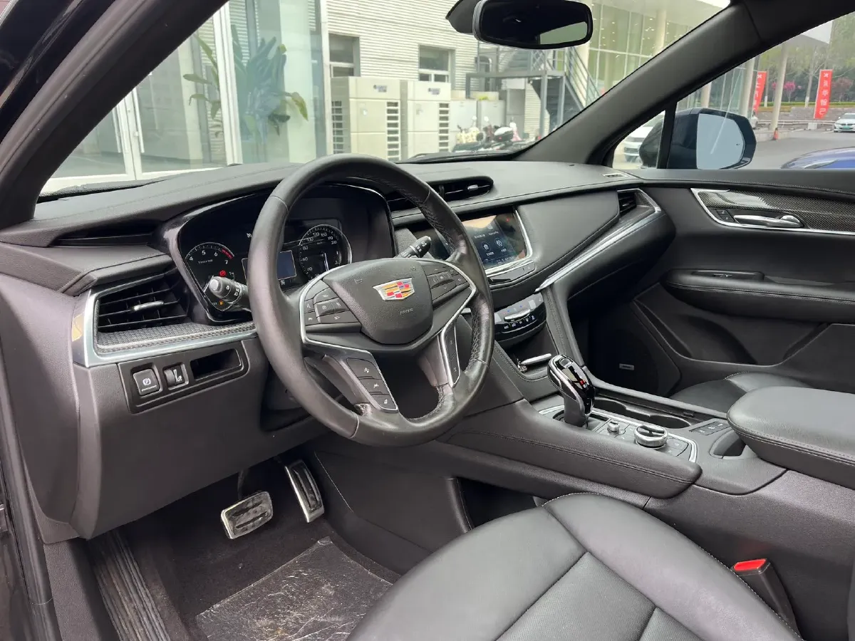 2022 Cadillac XT5 2.0T 237HP L4 9AT,autocango,china used car exporter,china ev exporter,chinese used car exporter,chinese used ev exporter