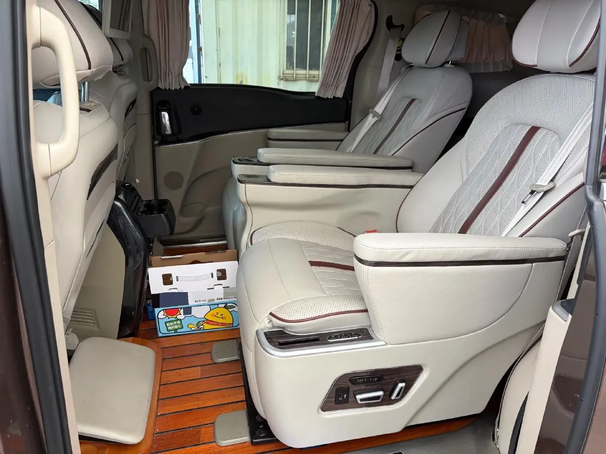 2018 Buick GL8 2.0T 260HP L4 6AT,autocango,china used car exporter,china ev exporter,chinese used car exporter,chinese used ev exporter