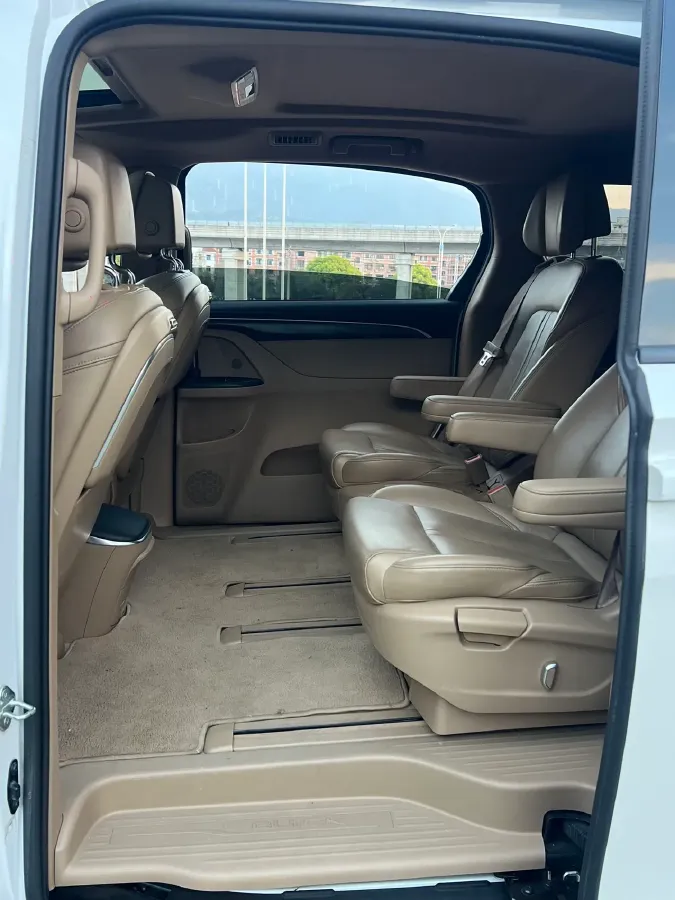 2020 Buick GL8 2.0T 237HP L4 9AT,autocango,china used car exporter,china ev exporter,chinese used car exporter,chinese used ev exporter