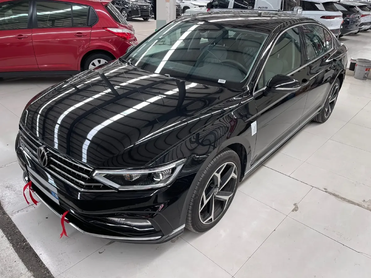 2025 Volkswagen Magotan 1.4T 150HP L4 7DCT,autocango,china used car exporter,china ev exporter,chinese used car exporter,chinese used ev exporter