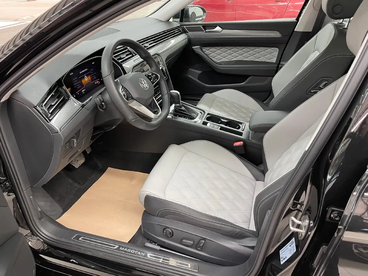 2025 Volkswagen Magotan 1.4T 150HP L4 7DCT,autocango,china used car exporter,china ev exporter,chinese used car exporter,chinese used ev exporter