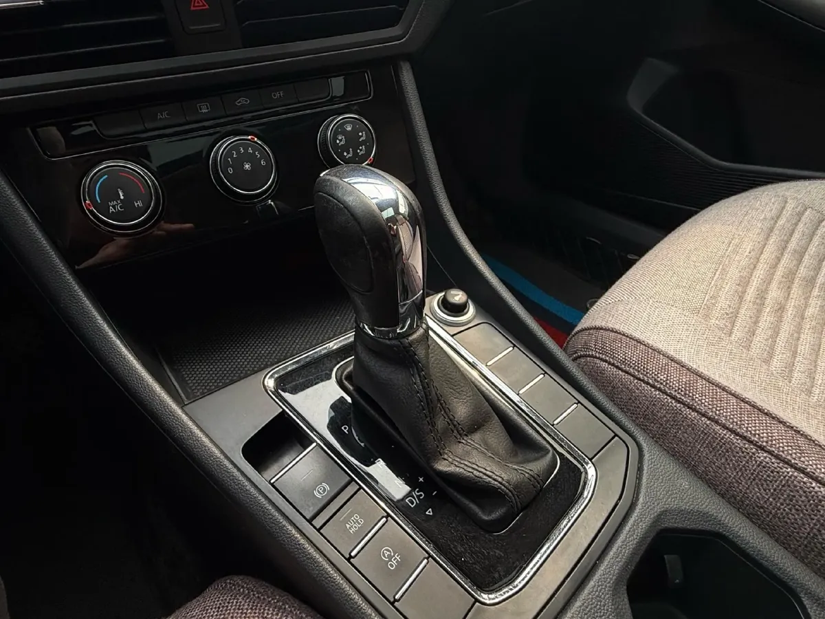 2021 Volkswagen Bora 1.5L 113HP L4 6AT,autocango,china used car exporter,china ev exporter,chinese used car exporter,chinese used ev exporter