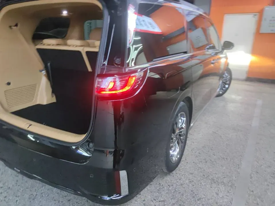 2022 Voyah Dream 1.5T 136HP L4 PHEV 25.57KWH,autocango,china used car exporter,china ev exporter,chinese used car exporter,chinese used ev exporter