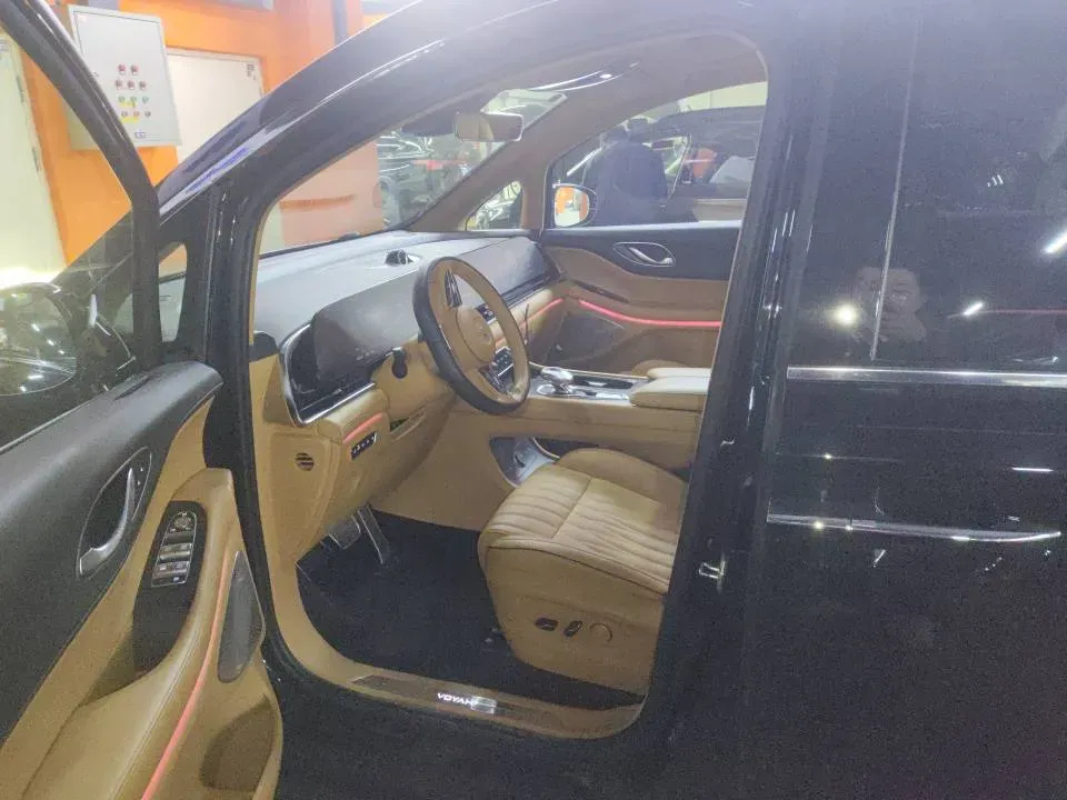 2022 Voyah Dream 1.5T 136HP L4 PHEV 25.57KWH,autocango,china used car exporter,china ev exporter,chinese used car exporter,chinese used ev exporter