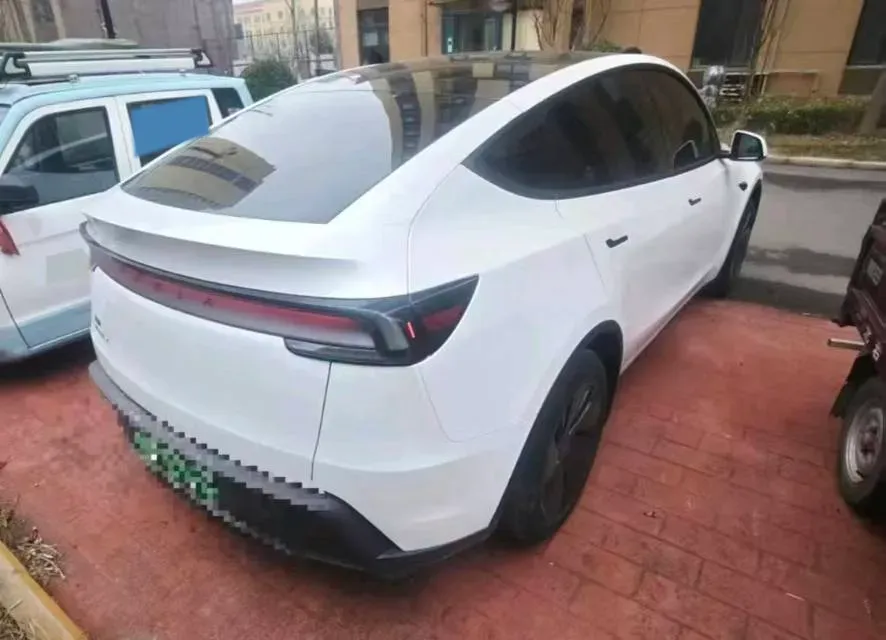 2025 Tesla Model Y BEV 62.5KWH,autocango,china used car exporter,china ev exporter,chinese used car exporter,chinese used ev exporter