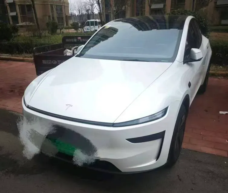 2025 Tesla Model Y BEV 62.5KWH,autocango,china used car exporter,china ev exporter,chinese used car exporter,chinese used ev exporter