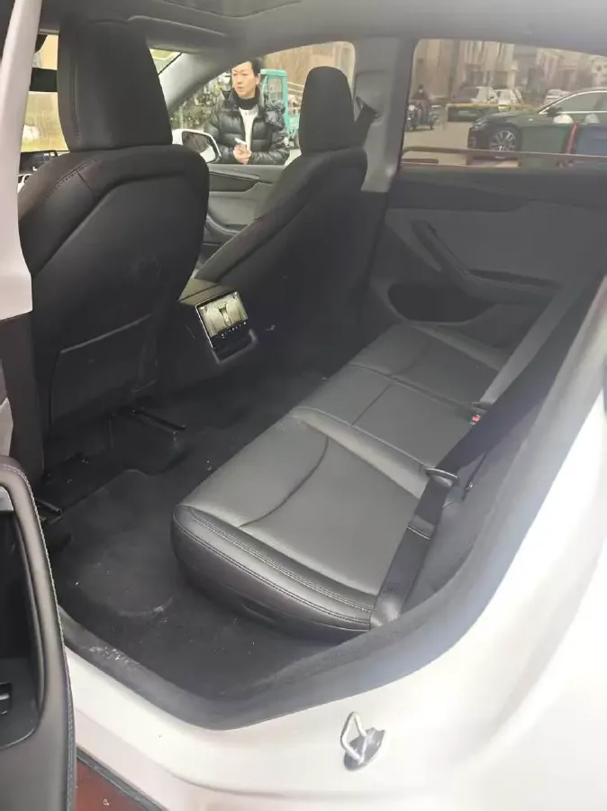 2025 Tesla Model Y BEV 62.5KWH,autocango,china used car exporter,china ev exporter,chinese used car exporter,chinese used ev exporter