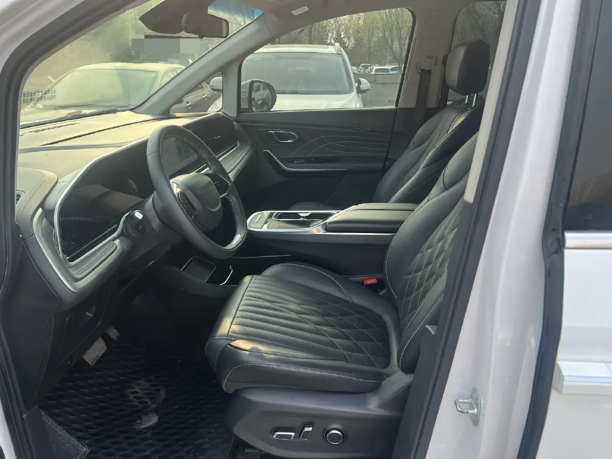 2022 MAXUS G90 2.0T 234HP L4 8AT,autocango,china used car exporter,china ev exporter,chinese used car exporter,chinese used ev exporter