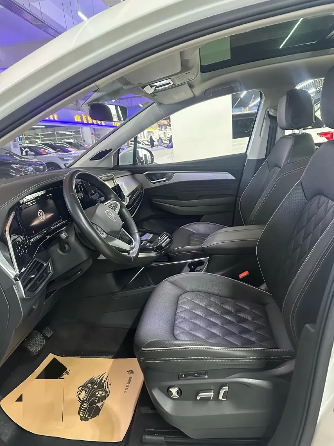 2021 Volkswagen Talagon 2.5T 299HP V6 7DCT,autocango,china used car exporter,china ev exporter,chinese used car exporter,chinese used ev exporter