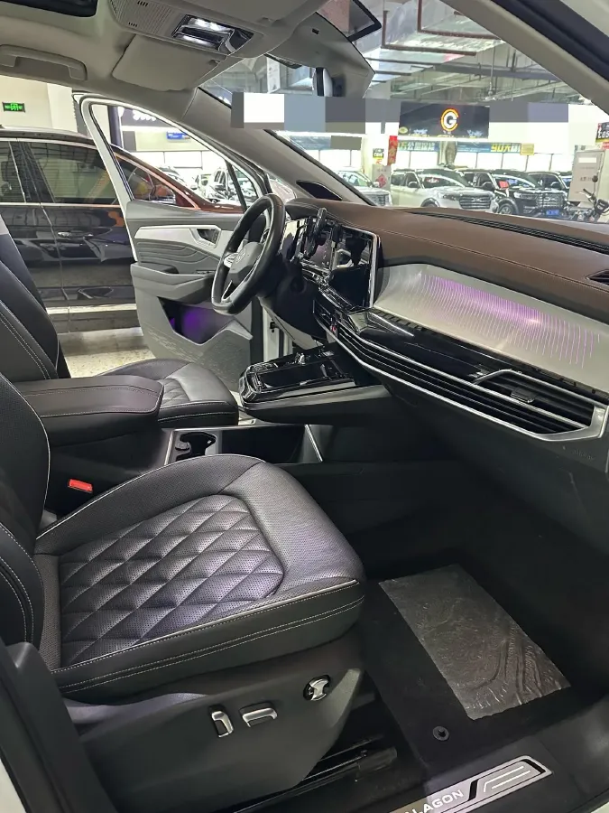 2021 Volkswagen Talagon 2.5T 299HP V6 7DCT,autocango,china used car exporter,china ev exporter,chinese used car exporter,chinese used ev exporter