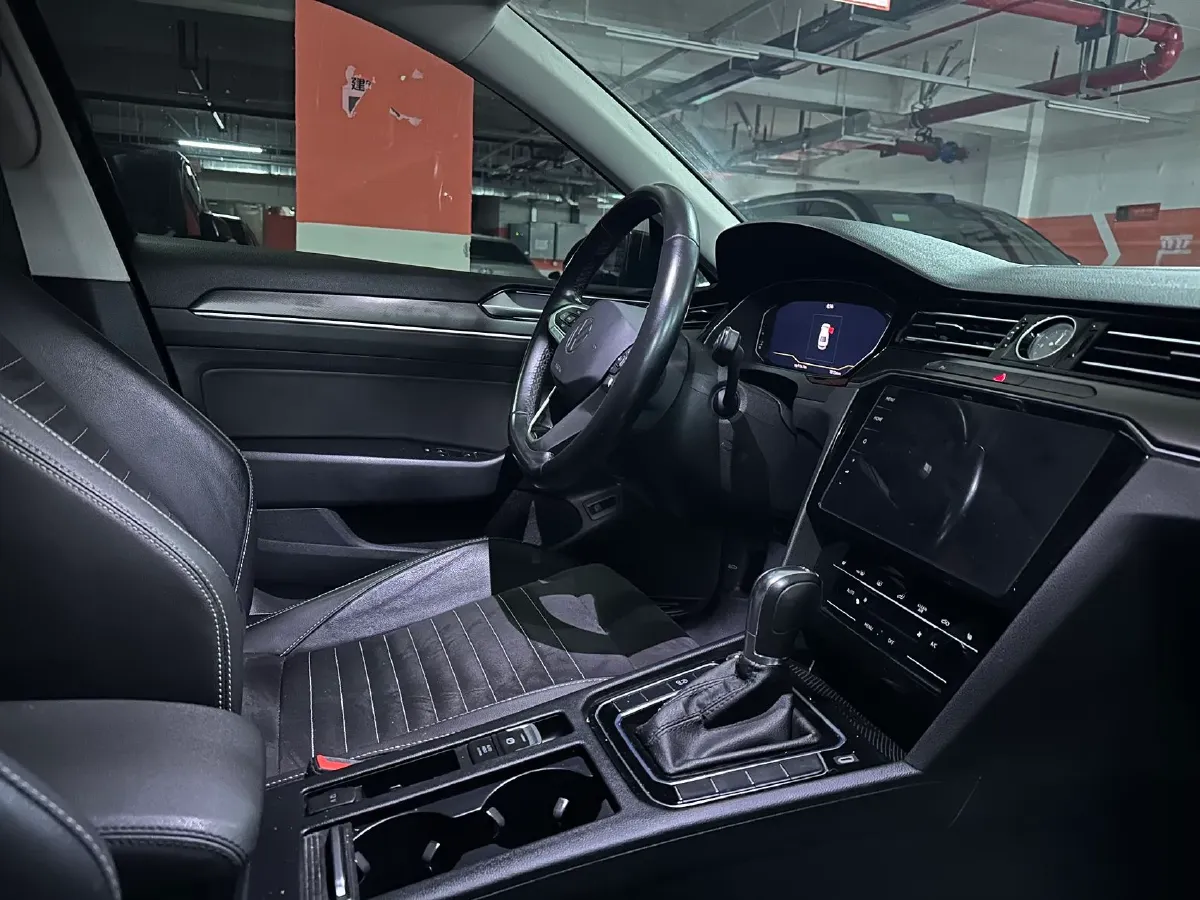 2020 Volkswagen Magotan 2.0T 186HP L4 7DCT,autocango,china used car exporter,china ev exporter,chinese used car exporter,chinese used ev exporter