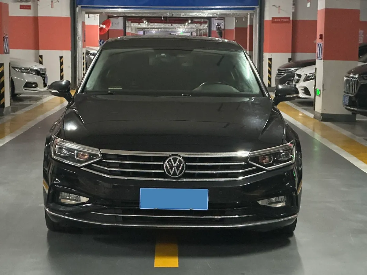 2020 Volkswagen Magotan 2.0T 186HP L4 7DCT,autocango,china used car exporter,china ev exporter,chinese used car exporter,chinese used ev exporter