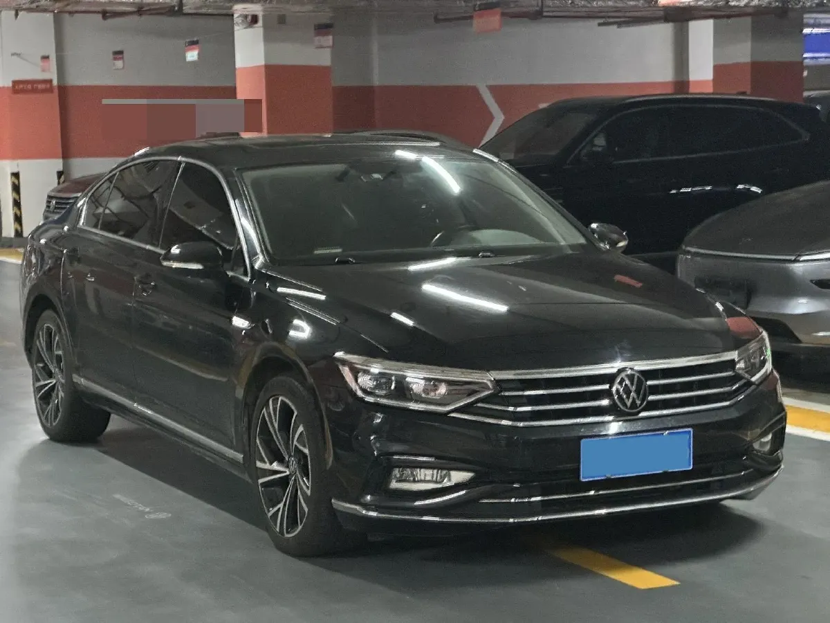 2020 Volkswagen Magotan 2.0T 186HP L4 7DCT,autocango,china used car exporter,china ev exporter,chinese used car exporter,chinese used ev exporter